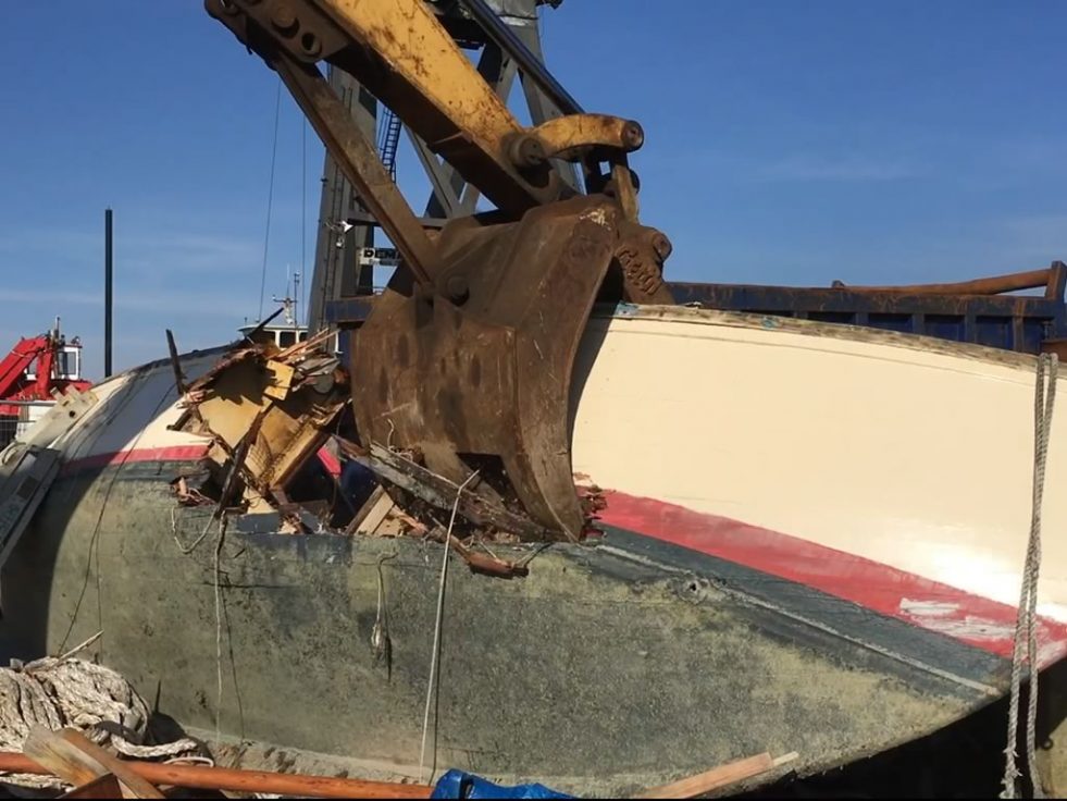 Boat Recycling - Recycling a Wooden Yacht